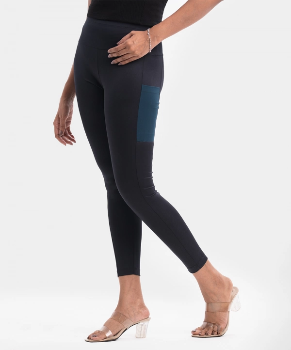 Black Knit Patterned Yoga Pant